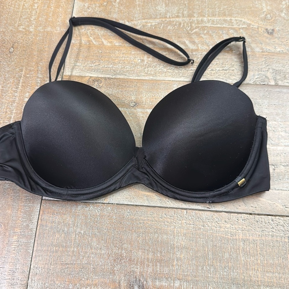 Victoria’s Secret very sexy multi-way bra